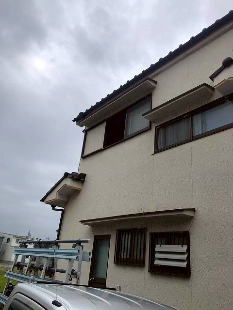 明石市　雨戸の取り外した状態建物　外観